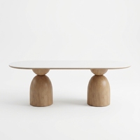 Table à manger ovale en pierre frittée avec base en bois de frêne, style moderne Wabi Sabi, forme organique, mobilier de luxe pour la maison et les restaurants
