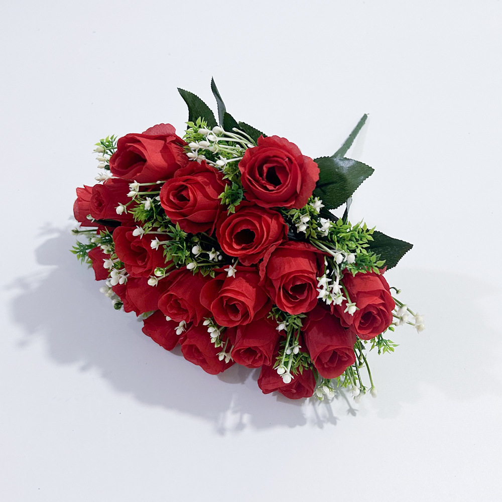 18 rosas rojas