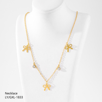 Kalung Pesta Wanita Rantai Link Lapis Emas 18K PVD Stainless Steel dengan Liontin Zirkon Bunga Empat Daun Tahan Air yang Trendi