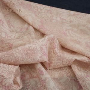 Tessuto di Cotone Tana Lawn di Lusso HAPPEAK, Stampa Floreale <span class=keywords><strong>Liberty</strong></span> Londinese, Morbido e Setoso, Colori Pastello, per Creazioni DIY di Alta Gamma - Product Image 2