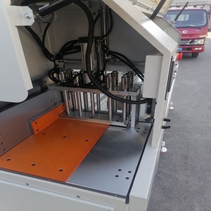 Scie à découper automatique de profilés en aluminium contrôlée par PLC intelligent pour applications de fabrication intelligente - Product Image 6