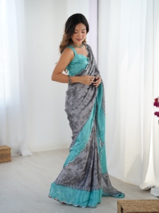 Sari élégant en chinnon lourd à imprimé floral gris avec bordure turquoise pour femmes, tenue de mariage, sari indien - Product Image 1
