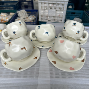 Set di Tazze da Tè Pomeridiano in Stile Janpandi Irregolare, Tazza da Caffè in Ceramica Dipinta a Mano con <span class=keywords><strong>Piattino</strong></span>, Design Unico per Amanti del Caffè e del Tè - Product Image 6