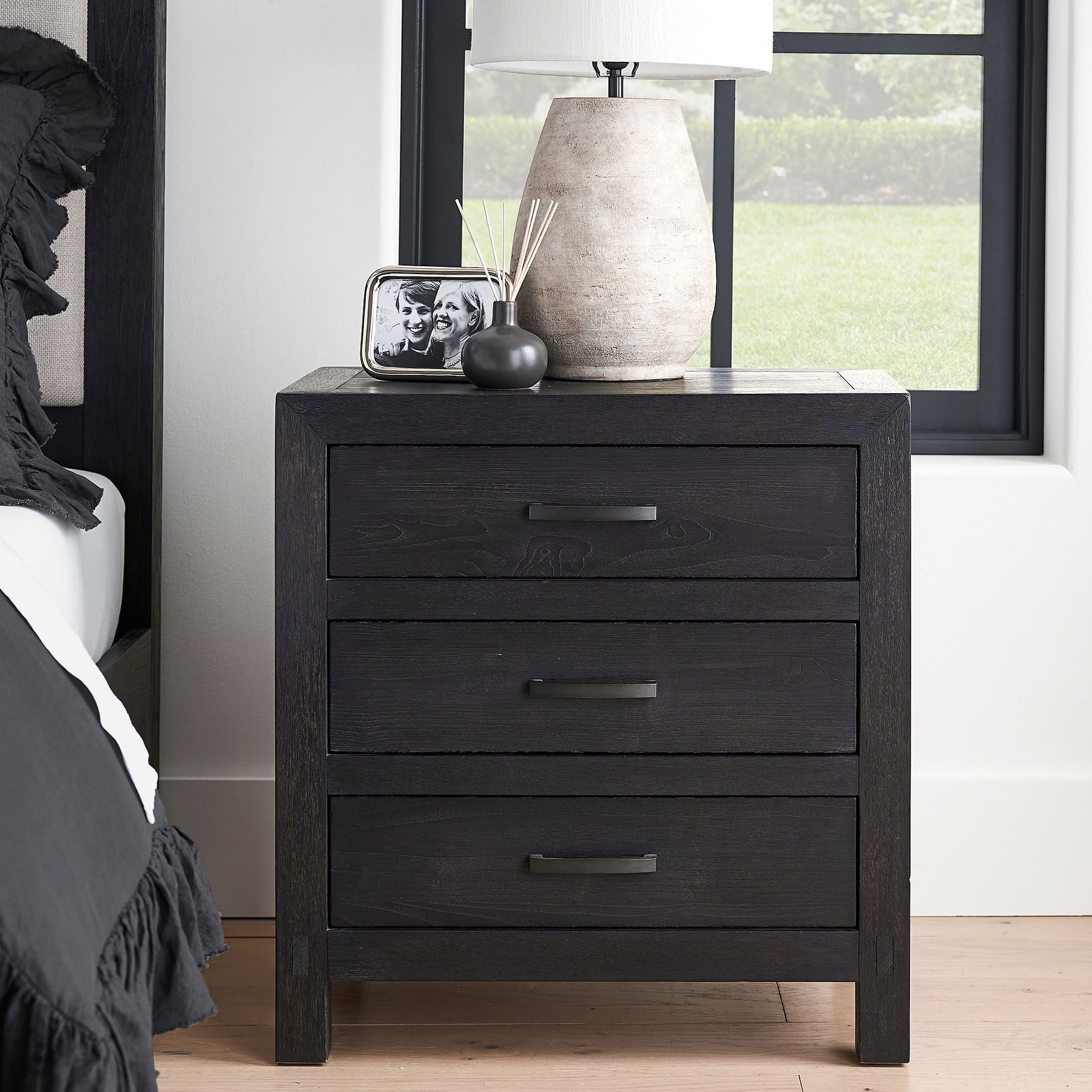 Modern solid wood custom bed side 3 drawer bedside cabinet table wooden nightstands for bedroom