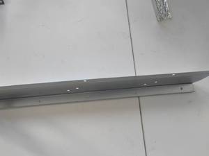 Socle de <span class=keywords><strong>sol</strong></span> FHA-7 de 1/2 pouce, design moderne, acier galvanisé pour usage hôtelier - Product Image 5