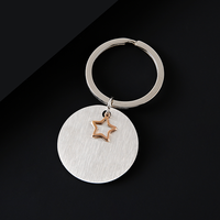 Ywyougang Porte-clés rond en acier inoxydable, pendentif étoile creuse, personnalisable par gravure, accessoire pour clé de voiture