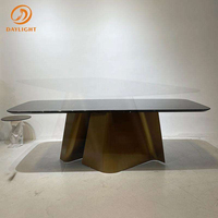Ensemble de salle à manger fabriqué en Chine, table de salle à manger élégante et stylée avec plateau en marbre, pour les mariages, les banquets, les réunions de famille et les fêtes