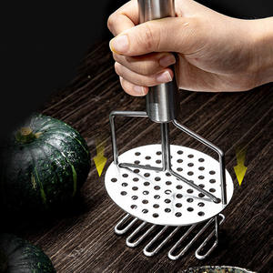 Accessoires <span class=keywords><strong>de</strong></span> <span class=keywords><strong>cuisine</strong></span> populaires presse-purée en acier inoxydable à double <span class=keywords><strong>action</strong></span> avec disque <span class=keywords><strong>de</strong></span> presse-purée intégré pour restaurant à domicile - Product Image 4