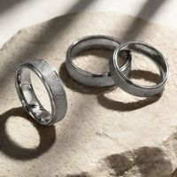 Cincin Pasangan Wanita Pria Stainless Steel Lapis Emas 2 mm 4 mm 6 mm Perhiasan Sederhana Modis