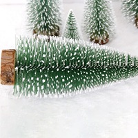 Weihnachtsdekoration Mini Künstlicher Tannenbaum Kiefernnadeln Indoor Tischdekoration Schneefall Kleine Heim- und Büro-Tischdekoration
