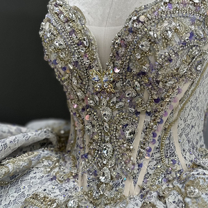 Vestido de Noche Morado para Quinceañera o Aniversario de 15 Años Estilo Ball Gown con Apliques de Gasa Lentejuelas Pedrería y Encaje Largo Maxi LSMC69 - Product Image 6