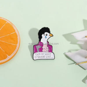 Gros Sad <span class=keywords><strong>Pigeon</strong></span> Métal Artisanat Insigne Émotionnel Animal Émail Pin - Product Image 1