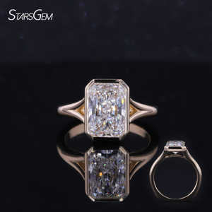 Anillo de compromiso solitario Starsgem de oro amarillo macizo de 14K con diamante cultivado en laboratorio de 3 quilates de corte radiante y engaste de bisel - Product Image 1