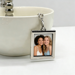 Porte-clés en alliage métallique personnalisés avec cadre photo en forme de cœur/pomme pour cadeaux de mariage et d'amour - Product Image 5