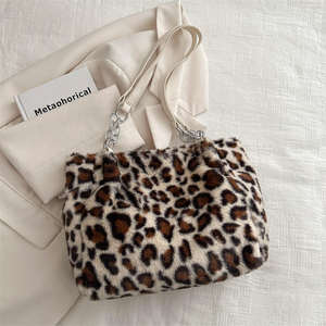 Bolso de mano de felpa con estampado de leopardo, bolso de mano de piel sintética a la moda, bolso de hombro diario para mujer a la moda - Product Image 4