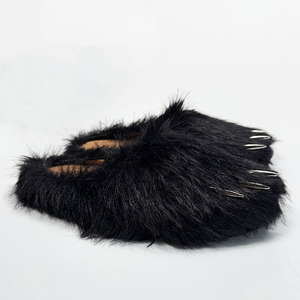 Mules en peluche personnalisées de créateur, avec logo sur mesure, pour hommes, en fausse fourrure, motif <span class=keywords><strong>patte</strong></span> <span class=keywords><strong>d</strong></span>'<span class=keywords><strong>ours</strong></span>, avec griffes métalliques - Product Image 4