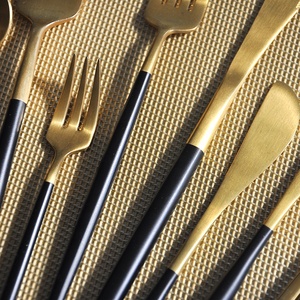 <span class=keywords><strong>Portugal</strong></span> <span class=keywords><strong>de</strong></span> metal Oro Negro mango largo cubiertos vajilla tenedor cuchara cuchillo para hotel <span class=keywords><strong>de</strong></span> las Partes - Product Image 4