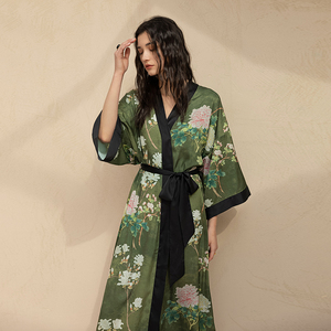 Bata de Satén de Moda Vintage de Lujo al por Mayor, Elegante Bata Larga con Estampado Floral para Dormir en Verano, Otoño y Primavera - Product Image 3