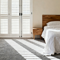 Vente de gros Volets sur mesure étanches à l'humidité avec système de verrouillage magnétique et résistance aux UV pour fenêtres de chambre à coucher