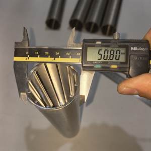 70미크론 스테인리스 스틸 웨지 와이어 필터 스크린 2인치(50mm) 산업용 존슨 파이프 도매 - Product Image 1