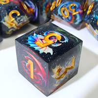 Ensemble de dés de jeu polyédriques à bords vifs en résine faits à la main avec cœur cosmique noir Dragon pour jeux de société de table DnD TTRPG Cadeaux-PW1