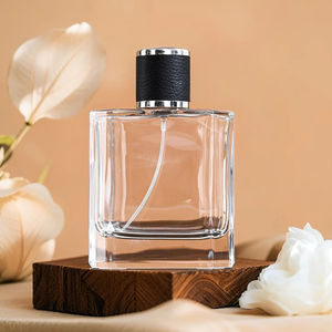 Logotipo personalizado de lujo Cuadrado plano 100mL Botella de rociador de bomba de perfume vacío de vidrio transparente con Tapa de cuero - Product Image 5