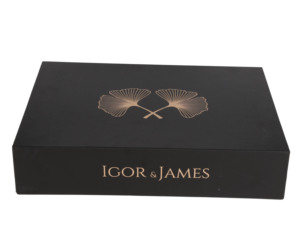 Scatole di Cartone di Lusso per Confezioni Regalo di Abbigliamento, Nero Opaco con Logo Personalizzato, Scatola di Carta per Magliette con Coperchio Magnetico - Product Image 4