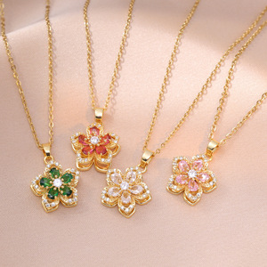 Colar Rotativo de Flor Dourada Personalizado, Joias de Diamante Colorido de Moda, Atacado de Luxo em Aço Inoxidável com Charms de Strass - Product Image 1