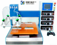 Machine de distribution industrielle automatisée. Système de distribution robotique pour silicone