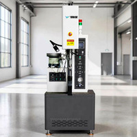 Machine de rivetage hydraulique automatique à économie d'énergie avec sécurité anti-pincement pour rivets à écrou et goujons