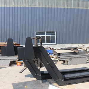 Sistema di Trasporto Automatico per Trucioli CNC con Nastro a Catena in Acciaio Rinforzato - Product Image 1