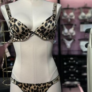 Conjunto <span class=keywords><strong>de</strong></span> Lencería Femenina <span class=keywords><strong>Victoria</strong></span>'s <span class=keywords><strong>Secret</strong></span> con Tirantes <span class=keywords><strong>de</strong></span> Pedrería, Sujetador Bikini Sin Varillas y <span class=keywords><strong>de</strong></span> Cintura Baja - Product Image 4
