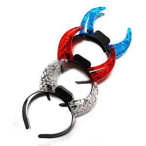 Madeshine Accessoires de fête d'Halloween promotionnels, serre-tête lumineux LED personnalisé en ABS avec cornes de diable rouge, effet lumineux - Product Image 6