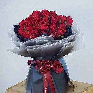Papier d'emballage pour fleurs en plastique imperméable imprimé avec des lignes de bordure colorées, design 2022, pour les fleuristes - Product Image 5