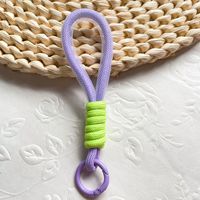Vente en gros de porte-clés en polyester chaîne tissée en corde RTS ordinaire porte-clés en métal badge d'identité carte portefeuille accessoires cadeaux promotionnels