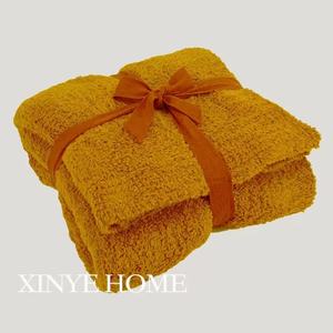 Mantas de Punto de Poliéster Suaves y Lujosas al por Mayor de Fábrica, Mantas de Microfibra Esponjosas y Muy Suaves para Cama y Sofá - Product Image 4