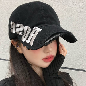 Gorra de béisbol negra estilo americano con letras, de ala grande para mujer, que estiliza el rostro, con visera profunda tipo pico de pato, tendencia. - Product Image 2