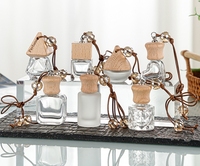 Diffuseur d'huiles essentielles pour voiture, 8 ml, en verre transparent, avec bouchon en bois, flacon pendentif pour parfum et aromathérapie