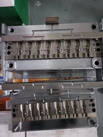 Fabrication de cordon d'alimentation AC/DC européen Schuko, prise à 2 broches rondes, prise mâle à 3 broches, moulage par injection plastique, prix