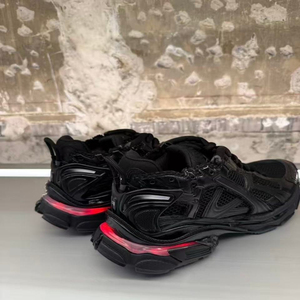 Chaussures de sport de luxe de marque originale pour femmes, lacets LED, chaussures décontractées de haute qualité, baskets pour hommes, style Baleciaga original - Product Image 3