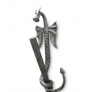 Poignée de porte en fer forgé à la main en forme de dragon, avec détails sculptés, finition galvanisée résistante à la rouille, pour portails - Product Image 1