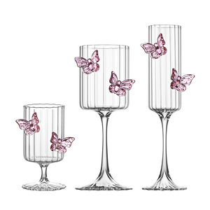 Romantico 3D rosa farfalla calice elegante a strisce gambizzato bicchieri di vino per san valentino - Product Image 1