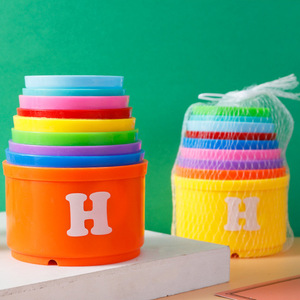 Deng Mei Tasses empilables pour enfants de 4 à 6 ans avec lettres et chiffres, jouet éducatif, couleurs arc-en-ciel, emballage en sac en filet - Product Image 1