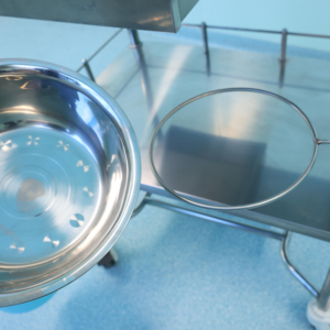 B7 이지클린 SUS201 스테인리스 스틸 트리트먼트 카트 3단 미끄럼 방지 가드레일 50kg 이동식 의료 카트 - Product Image 5