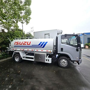 Camión Cisterna Isuzu Japonés Económico para Transporte de Agua Potable, Camión Cisterna de 5m3 para Riego de Calles - Product Image 1