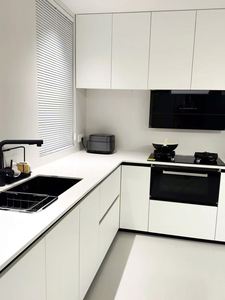 Gabinetes de Cocina Modernos de Madera Maciza Huipinju con Diseños Elegantes para el Espacio de la Cocina - Product Image 4