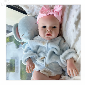 Muñecas Reborn con Sistema de Beber y Mojar, Muñeca Reborn de 20 Pulgadas con Cuerpo Completo de Silicona, Bebés Recién Nacidos Realistas que Pueden Beber y Orinar - Product Image 3