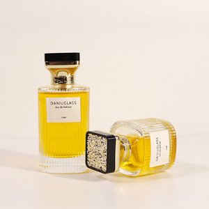 Flacons de parfum en verre transparent de 50 ml et 100 ml avec clip, flacons cosmétiques vides pour le décantage et les vaporisateurs disponibles à la vente - Product Image 2