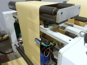 Túi Giấy Mua Sắm Tốc Độ Cao Đáy Vuông Làm Máy Móc Với In Ấn - Product Image 3