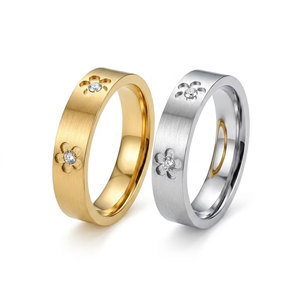 Anillo de Flor de Acero de Titanio de Lujo Ligero - Banda de Una Sola Pieza Pulida de Alta Gama, Estilo Coreano - Product Image 5